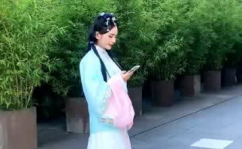 汉服小姐姐高速公路被撞,引发社会关注