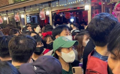 韩国踩踏事画面曝光,悲剧瞬间直击人心